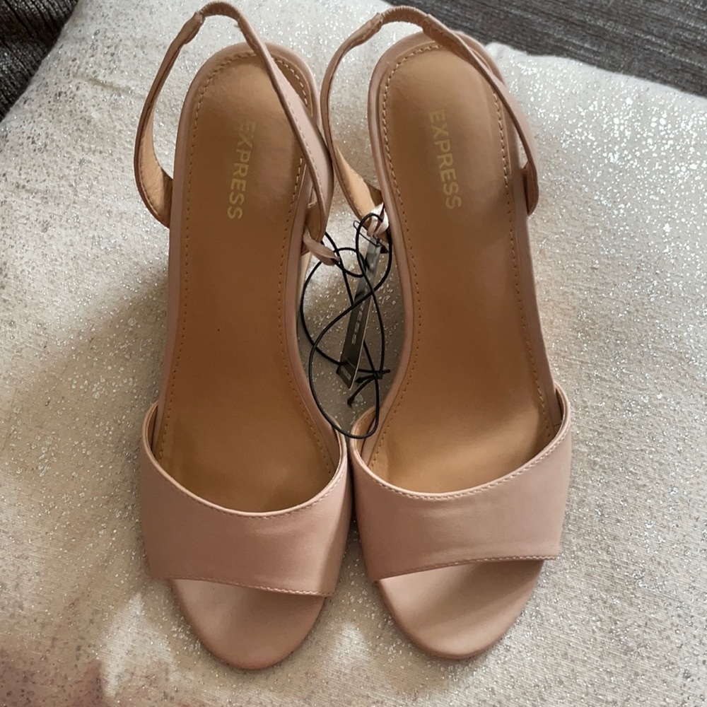 Express Wedges